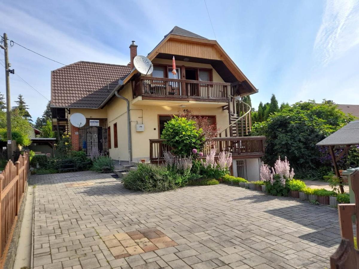 Апартаменты Harmonia Vendeghaz 100 Meterre Az Igali Gyogyfuerdotol Экстерьер фото