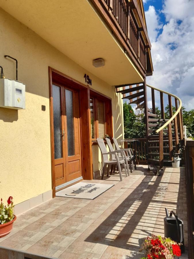 Апартаменты Harmonia Vendeghaz 100 Meterre Az Igali Gyogyfuerdotol Экстерьер фото
