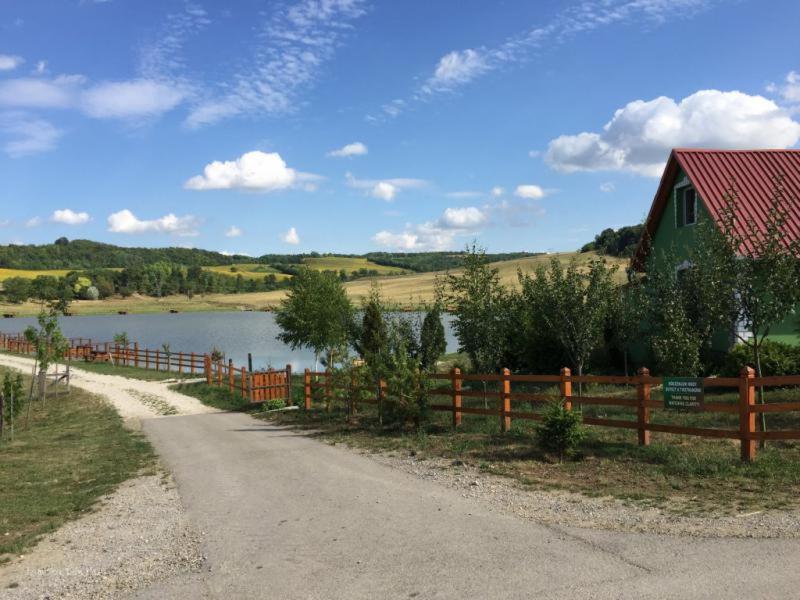 Апартаменты Harmonia Vendeghaz 100 Meterre Az Igali Gyogyfuerdotol Экстерьер фото